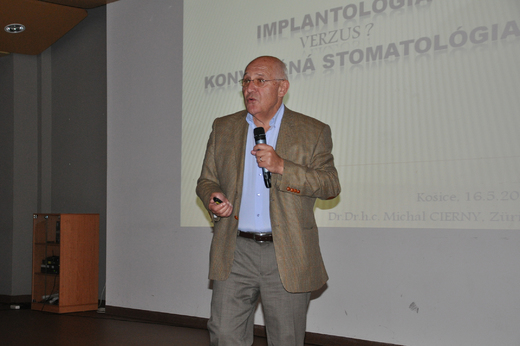 Implantologické kongresy v Košiciach sú  plné osobností